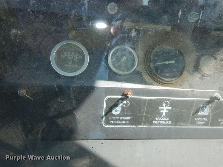 image for item DN1591 1999 Rogator 854  sprayer