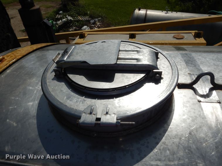 image for item DN1591 1999 Rogator 854  sprayer