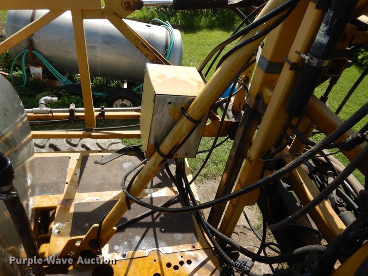 image for item DN1591 1999 Rogator 854  sprayer