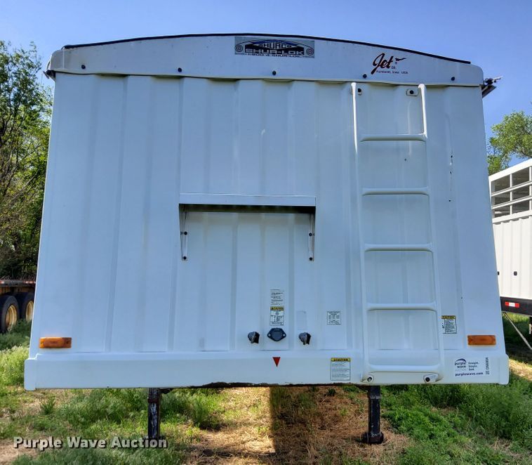 image for item DN6804 2000 Jet  grain trailer