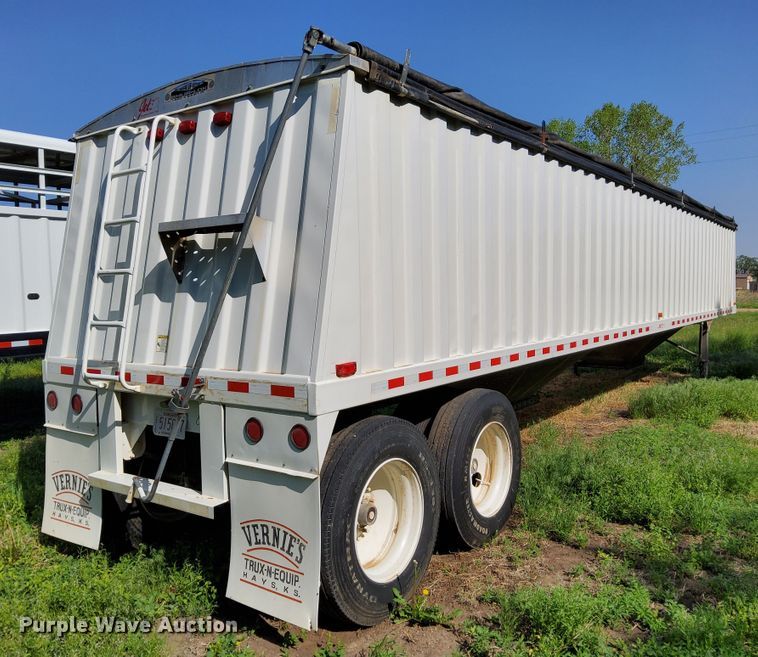 image for item DN6804 2000 Jet  grain trailer