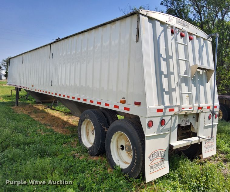 image for item DN6804 2000 Jet  grain trailer