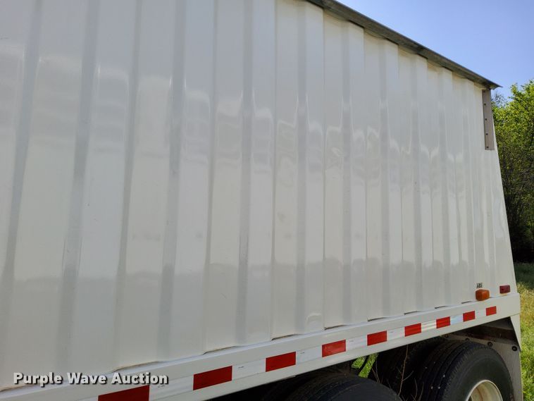 image for item DN6804 2000 Jet  grain trailer