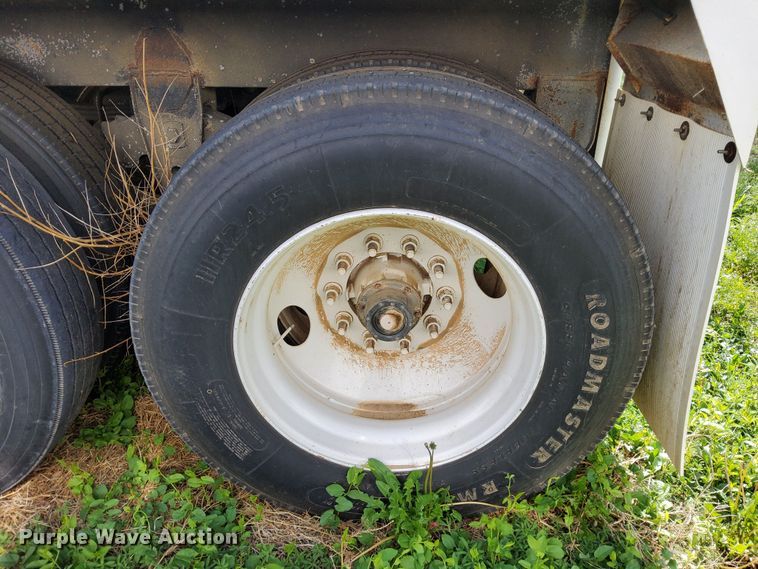 image for item DN6804 2000 Jet  grain trailer