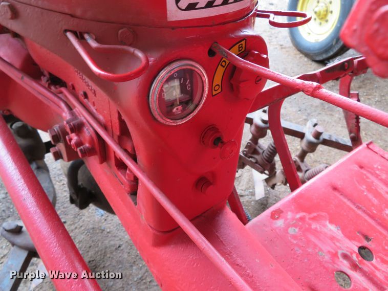 image for item DN7977 International F-Cub  tractor