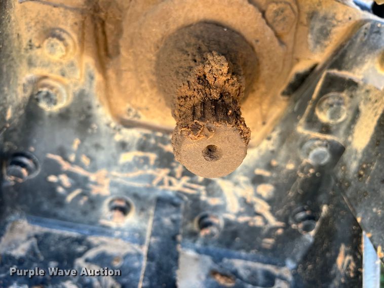 image for item DN8756 AGCO MT465B  MFWD tractor