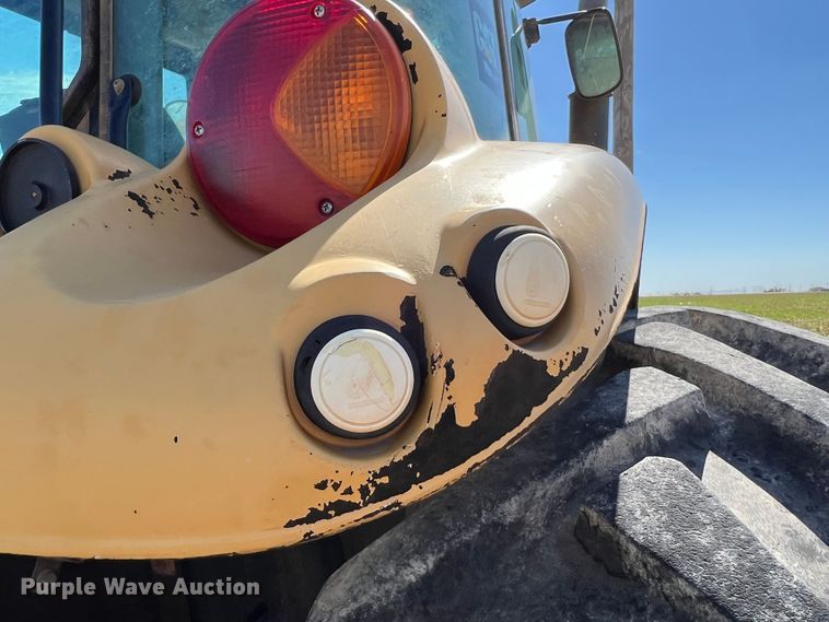 image for item DN8756 AGCO MT465B  MFWD tractor