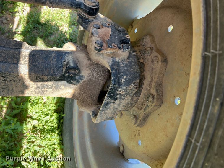 image for item DN8756 AGCO MT465B  MFWD tractor