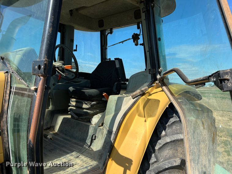 image for item DN8756 AGCO MT465B  MFWD tractor