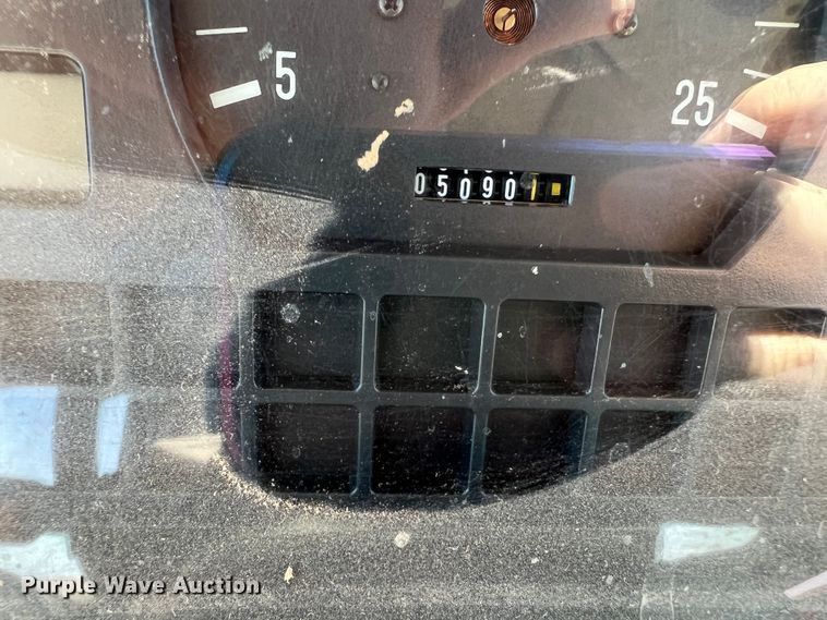 image for item DN8756 AGCO MT465B  MFWD tractor