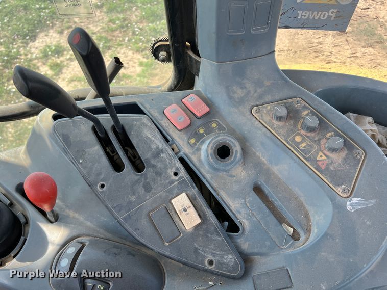 image for item DN8756 AGCO MT465B  MFWD tractor