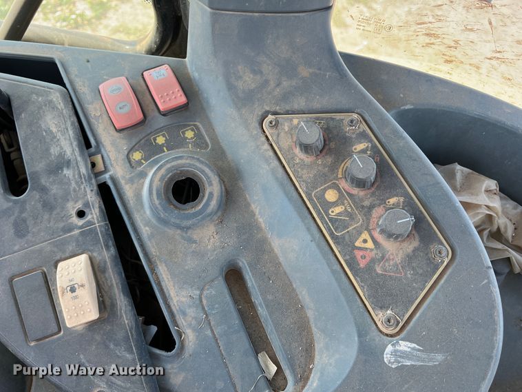 image for item DN8756 AGCO MT465B  MFWD tractor