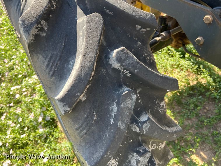 image for item DN8756 AGCO MT465B  MFWD tractor