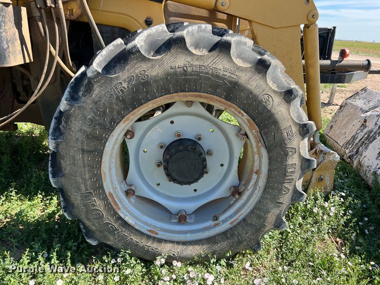 image for item DN8756 AGCO MT465B  MFWD tractor