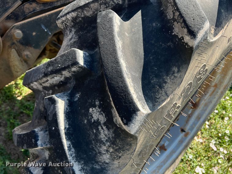 image for item DN8756 AGCO MT465B  MFWD tractor