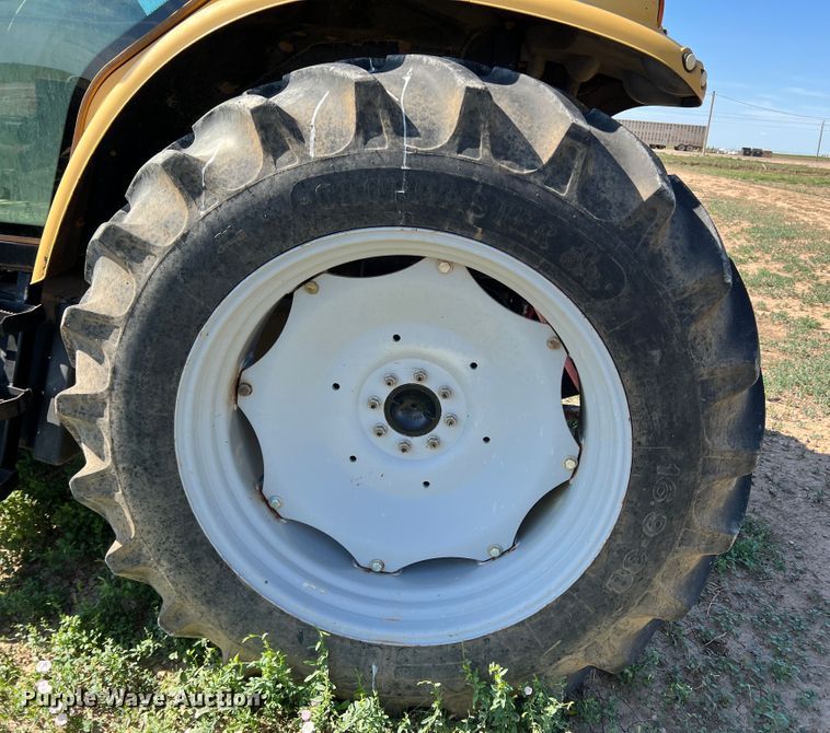 image for item DN8756 AGCO MT465B  MFWD tractor