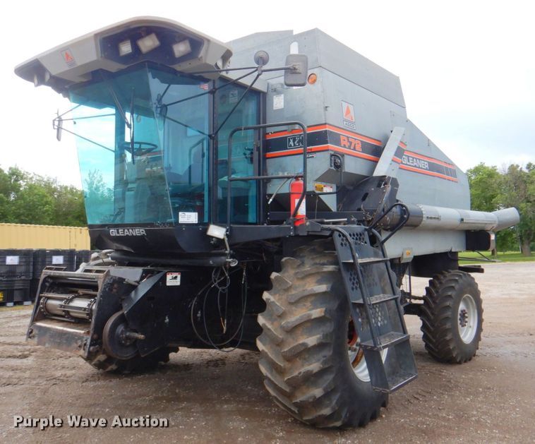image for item DP4319 Gleaner R-72  RWA combine