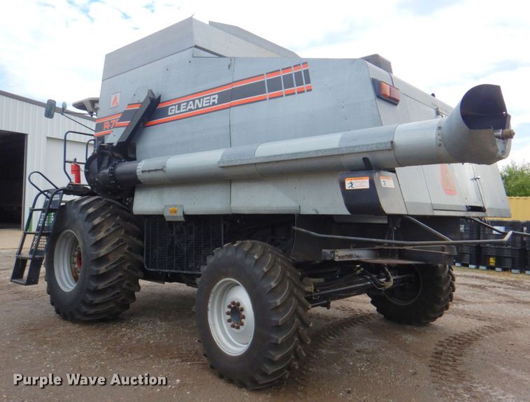 image for item DP4319 Gleaner R-72  RWA combine