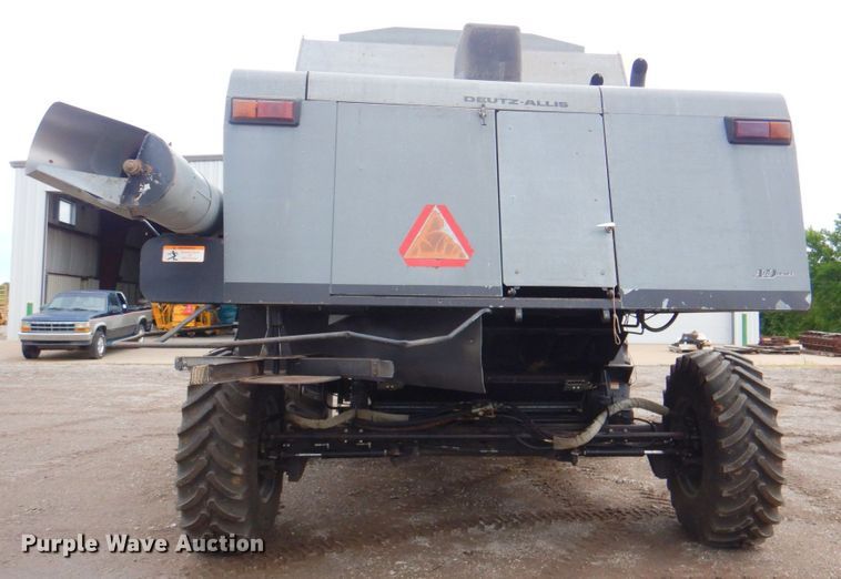 image for item DP4319 Gleaner R-72  RWA combine