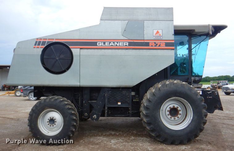 image for item DP4319 Gleaner R-72  RWA combine