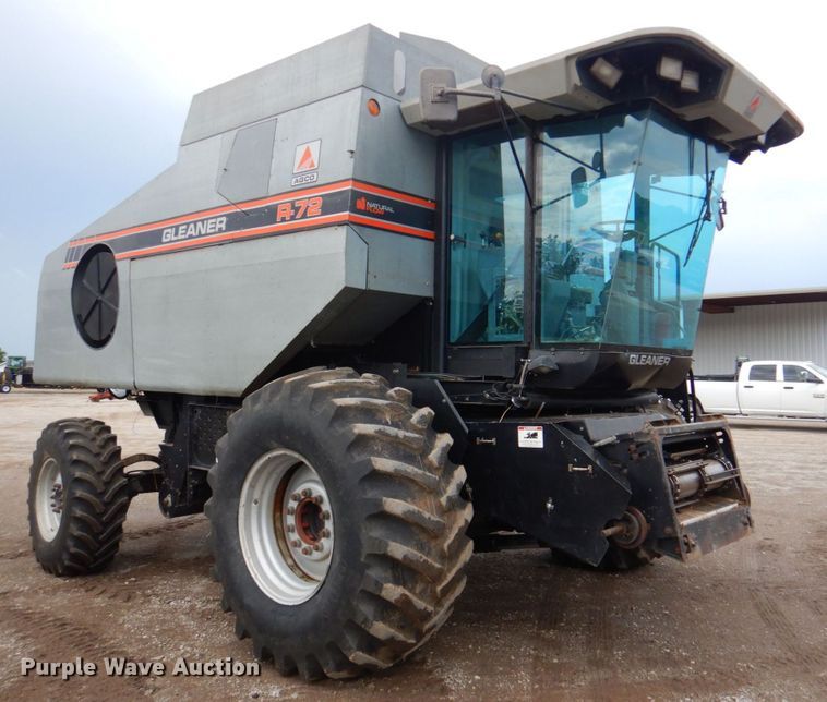 image for item DP4319 Gleaner R-72  RWA combine