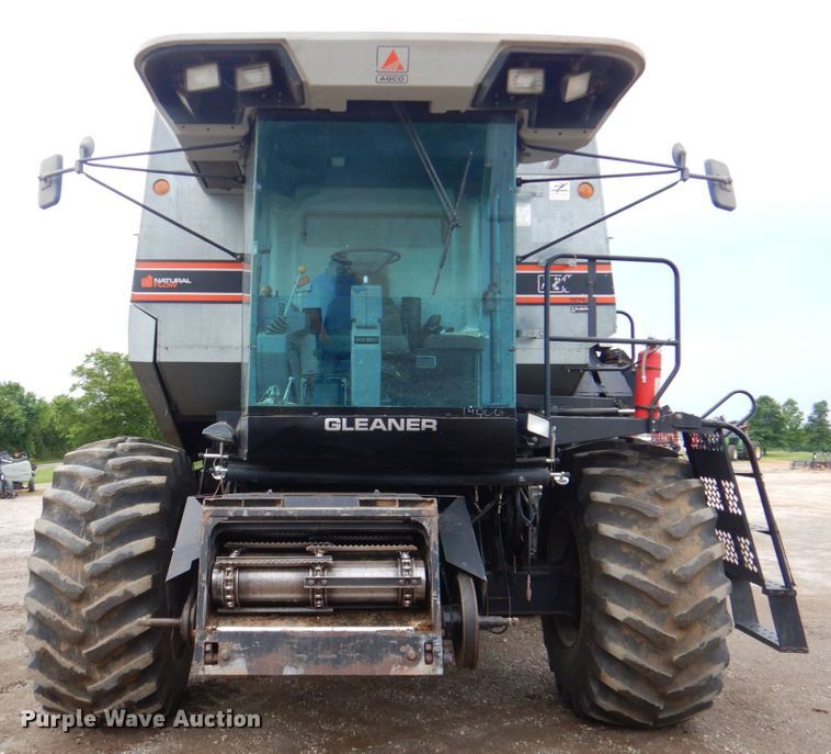 image for item DP4319 Gleaner R-72  RWA combine