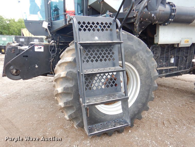 image for item DP4319 Gleaner R-72  RWA combine