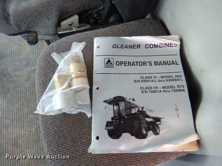image for item DP4319 Gleaner R-72  RWA combine