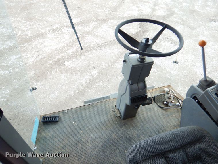 image for item DP4319 Gleaner R-72  RWA combine