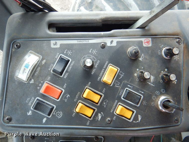 image for item DP4319 Gleaner R-72  RWA combine