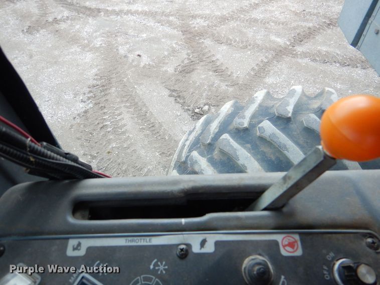 image for item DP4319 Gleaner R-72  RWA combine