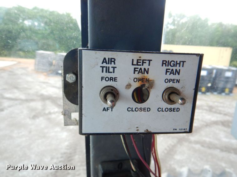 image for item DP4319 Gleaner R-72  RWA combine