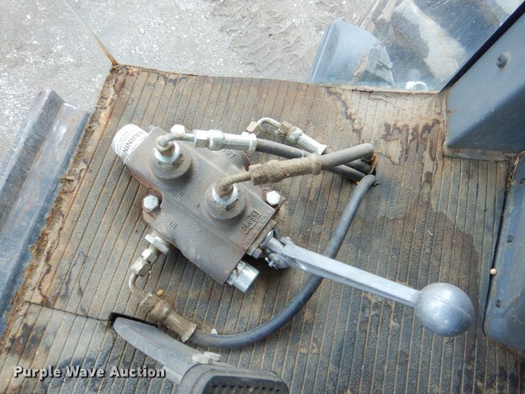 image for item DP4319 Gleaner R-72  RWA combine