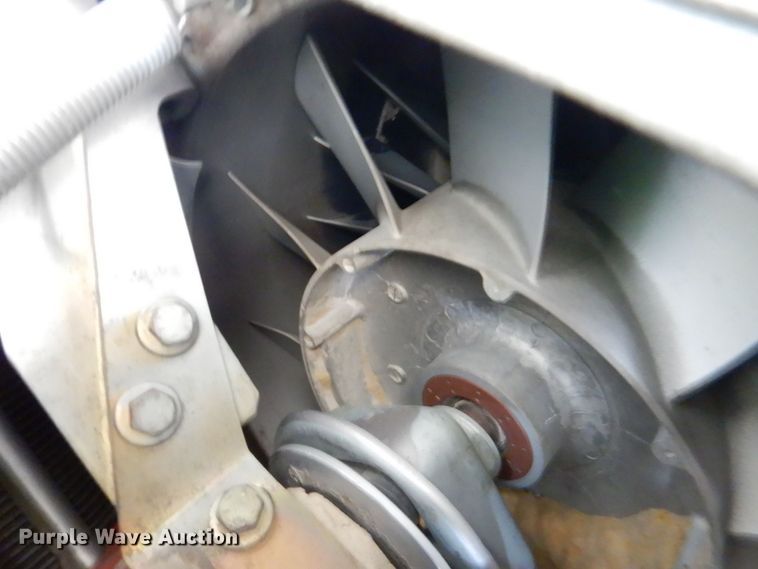 image for item DP4319 Gleaner R-72  RWA combine