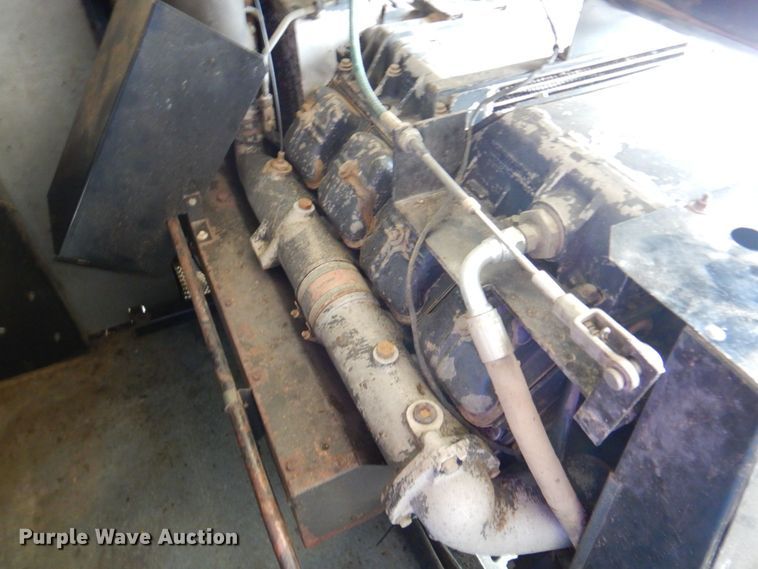 image for item DP4319 Gleaner R-72  RWA combine