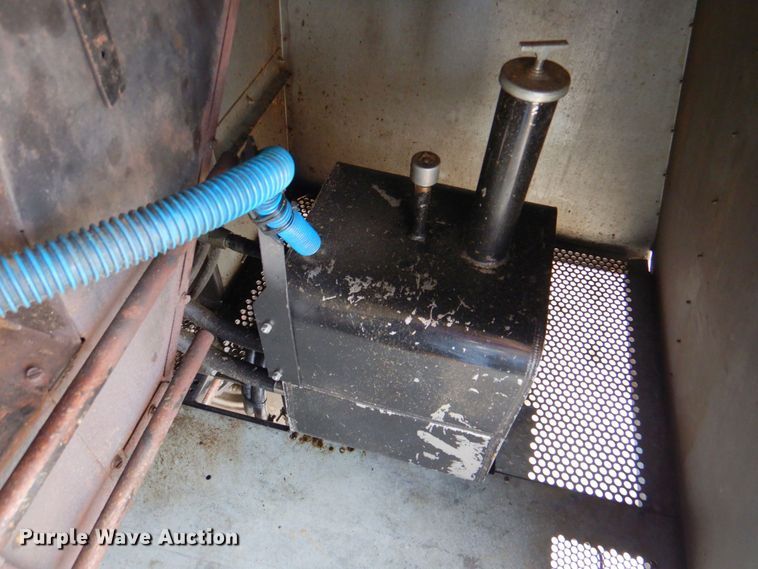 image for item DP4319 Gleaner R-72  RWA combine