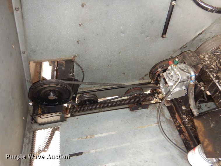 image for item DP4319 Gleaner R-72  RWA combine