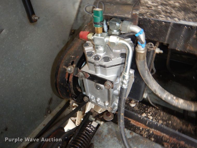 image for item DP4319 Gleaner R-72  RWA combine