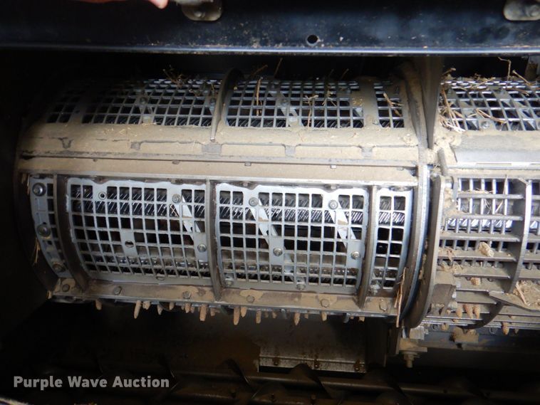 image for item DP4319 Gleaner R-72  RWA combine