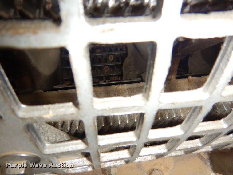 image for item DP4319 Gleaner R-72  RWA combine