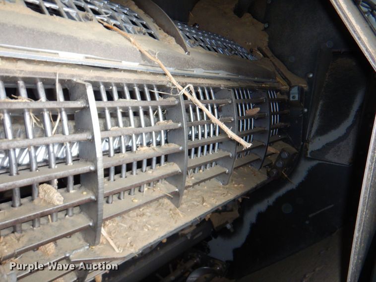 image for item DP4319 Gleaner R-72  RWA combine