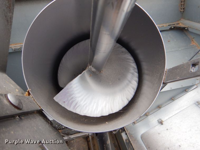 image for item DP4319 Gleaner R-72  RWA combine