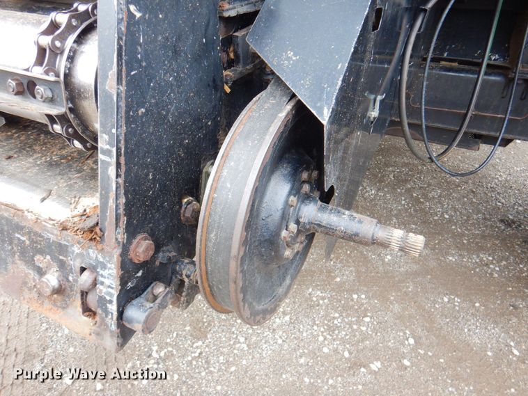 image for item DP4319 Gleaner R-72  RWA combine