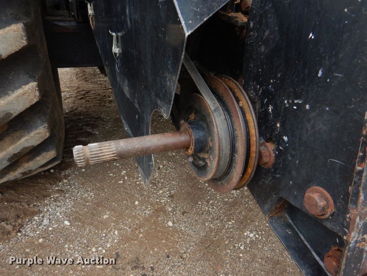 image for item DP4319 Gleaner R-72  RWA combine