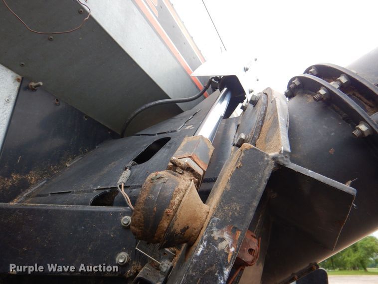 image for item DP4319 Gleaner R-72  RWA combine