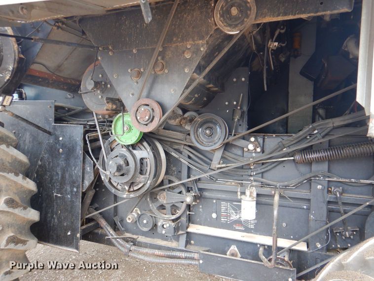 image for item DP4319 Gleaner R-72  RWA combine