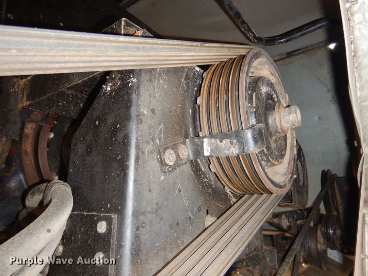 image for item DP4319 Gleaner R-72  RWA combine