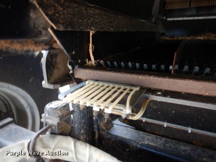 image for item DP4319 Gleaner R-72  RWA combine