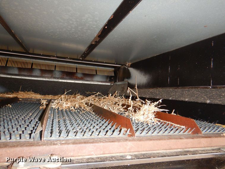 image for item DP4319 Gleaner R-72  RWA combine