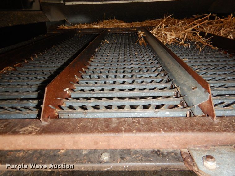 image for item DP4319 Gleaner R-72  RWA combine